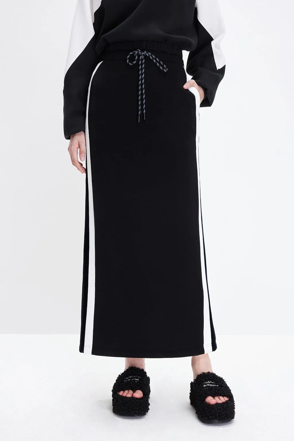 Black And Blue Colourblock Sporty Slit Skirt