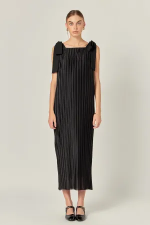 Bow Detailed Pleated Maxi Dress