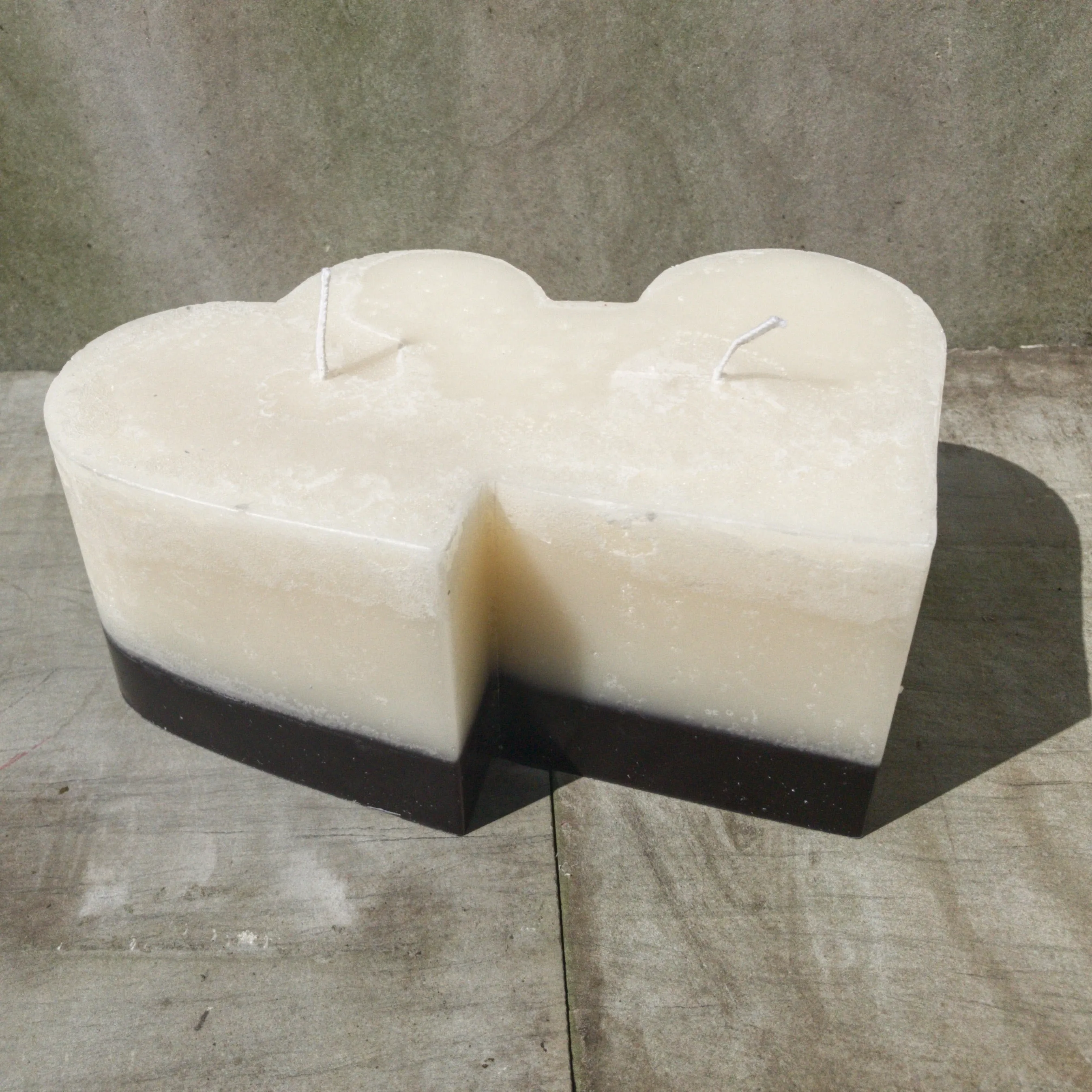 Double Heart candle - Bitter Orange and Ylang Ylang scented.