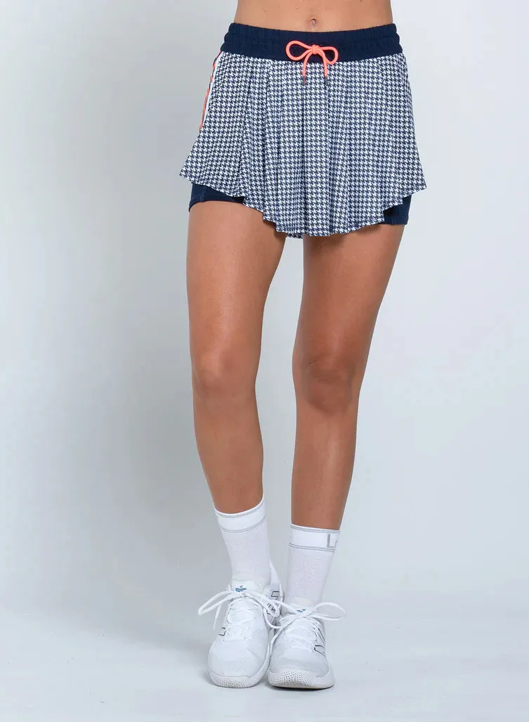 Lucky in Love High-waist Houndstooth Skort