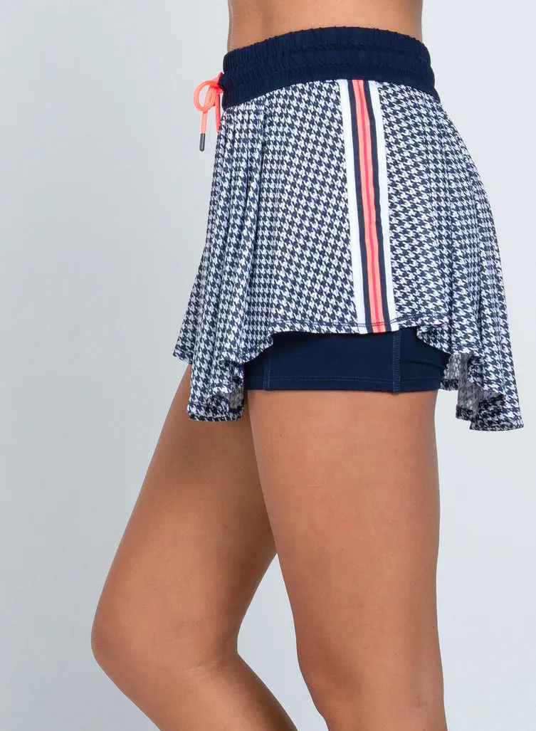 Lucky in Love High-waist Houndstooth Skort