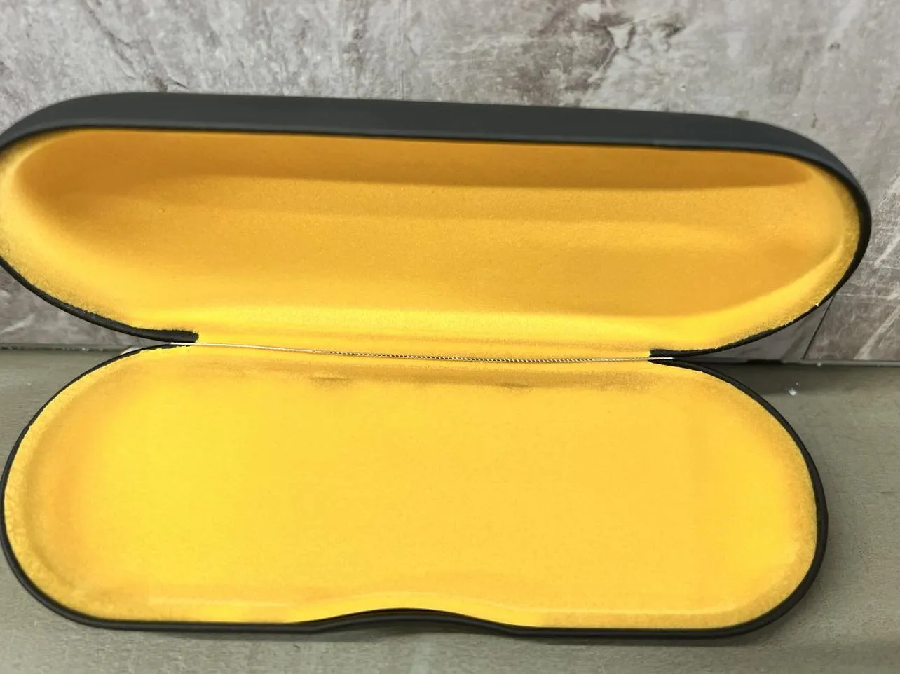 NEW SUNGLASSES EYEGLASSES CASE, BATMAN FITS ADULT & KIDS EYEWEAR