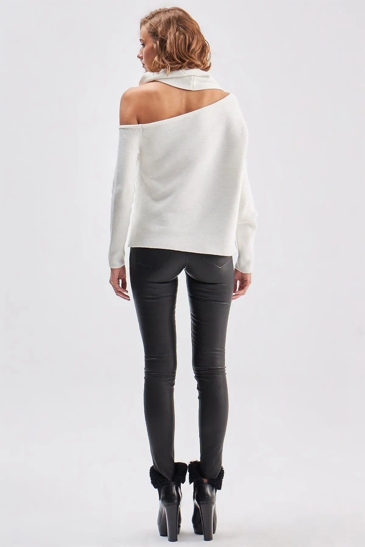 Portable Neck Low Shoulder Knitwear Sweater