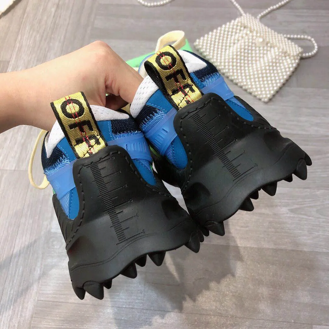 SE027 Women size 4-10  Men size7-12