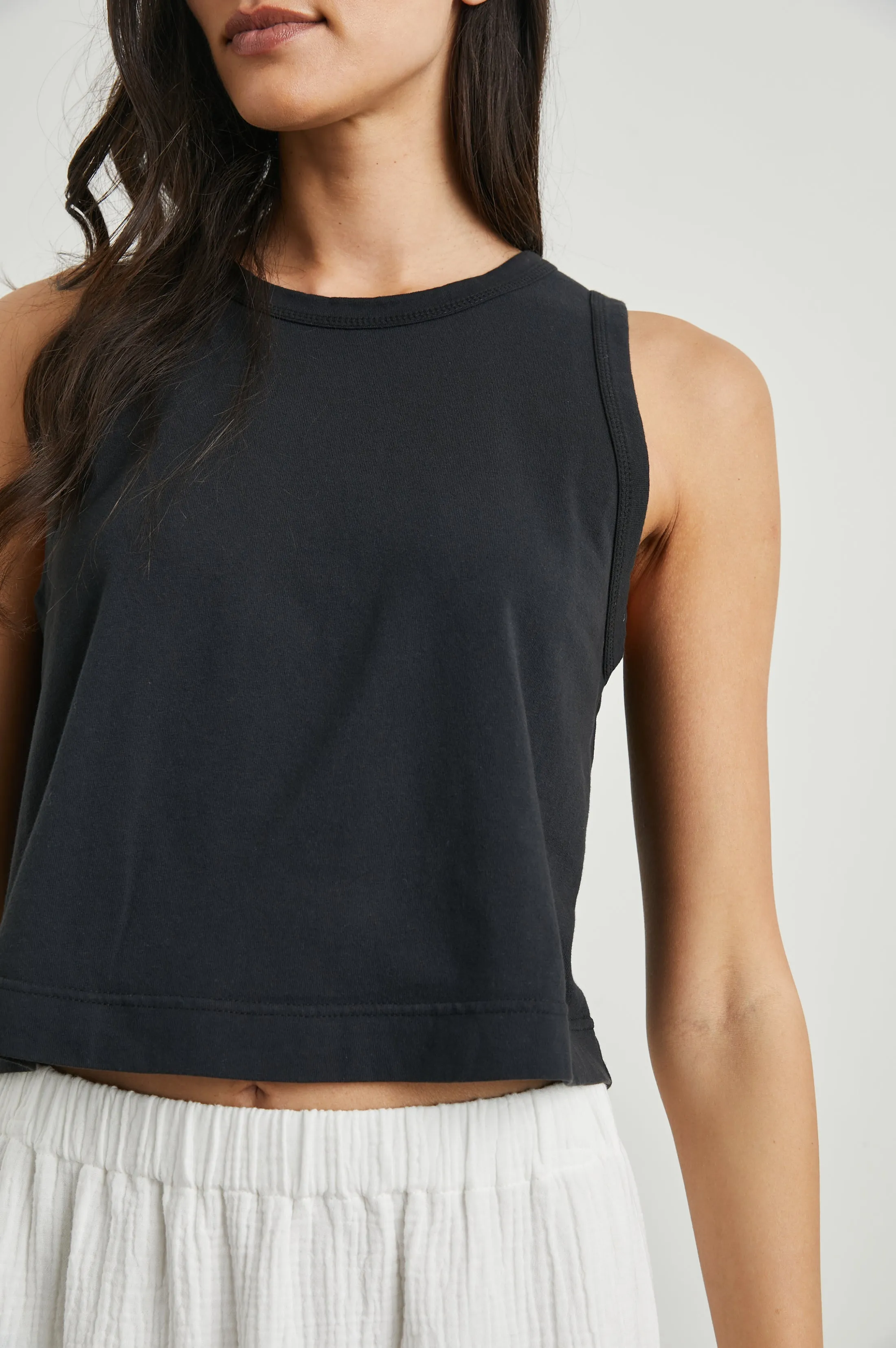 THE BOXY TANK - BLACK